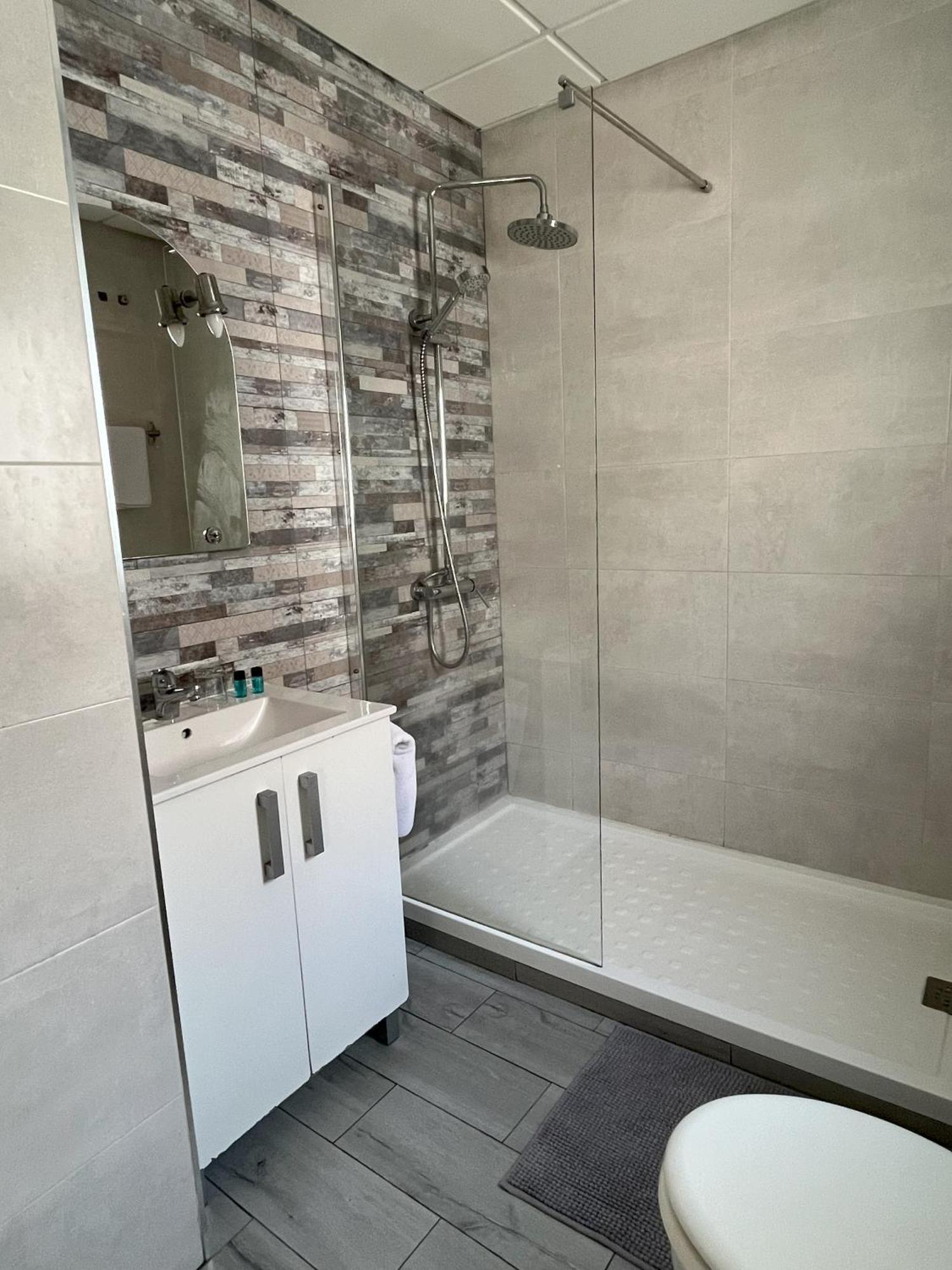 Double Room Private Bathroom