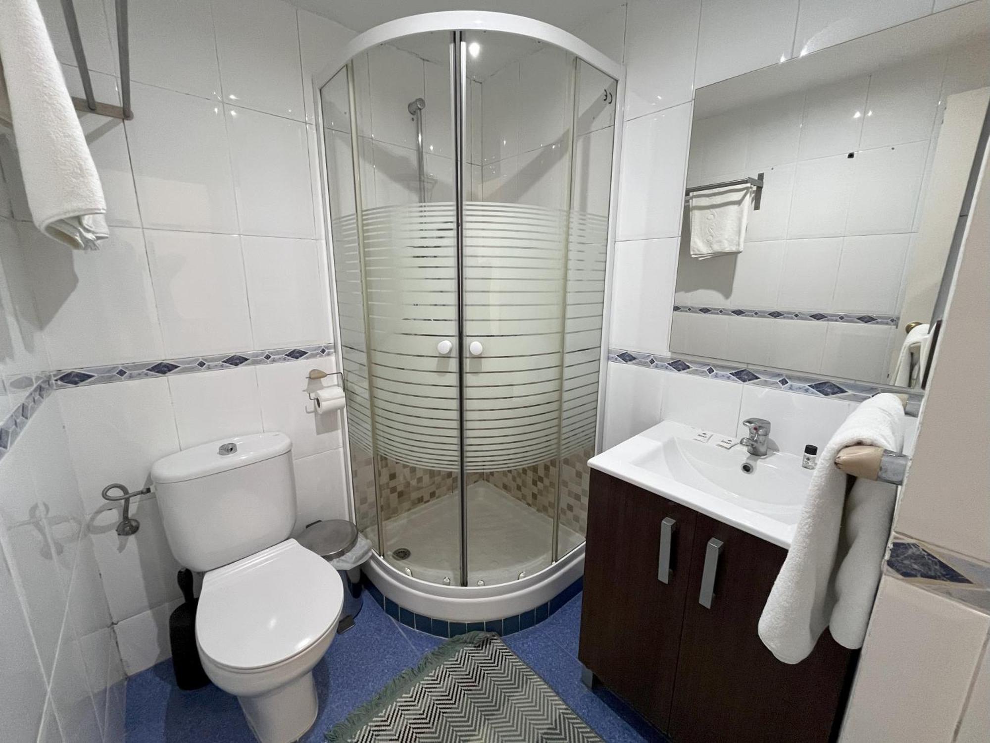 Double Room Private Bathroom